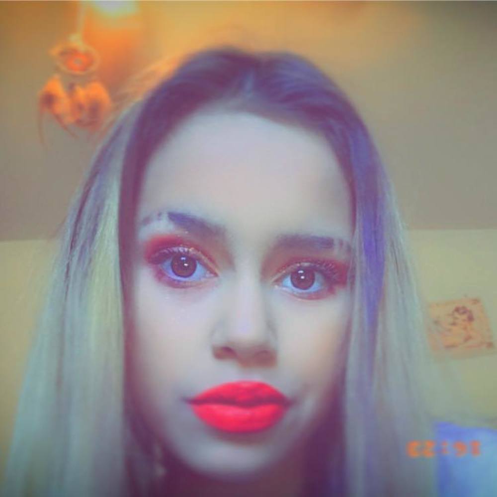 Meet your Posher, Alexis